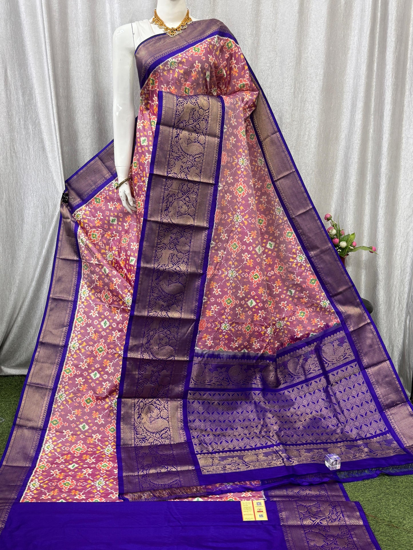 Pochampally Handloom Twill Ikkat Kanchi Boader Pure Silk Saree with Blouse | Double Warp | Silk Mark Certified