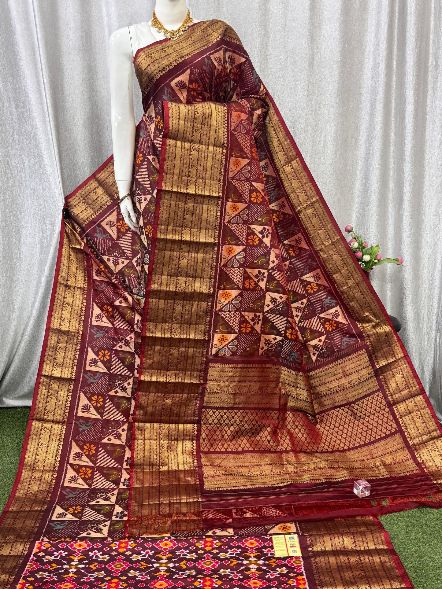 Pochampally Handloom Twill Ikkat Kanchi Boader Pure Silk Saree with Blouse | Double Warp | Silk Mark Certified