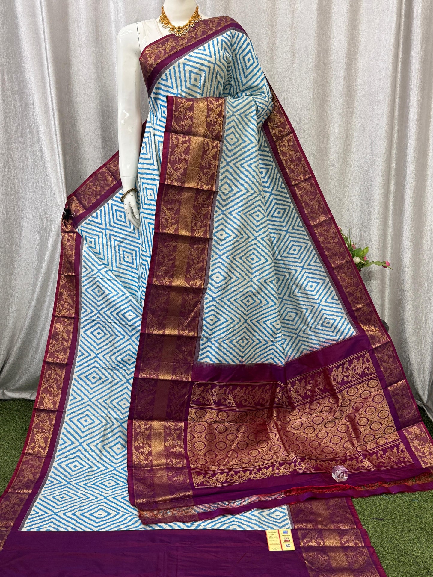 Pochampally Handloom Twill Ikkat Kanchi Boader Pure Silk Saree with Blouse | Double Warp | Silk Mark Certified