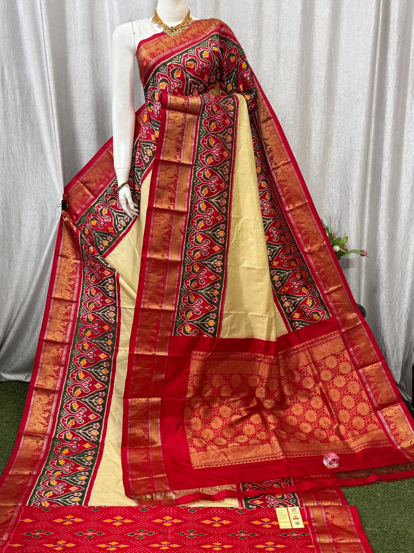 Pochampally Handloom Twill Ikkat Kanchi Boader Pure Silk Saree with Blouse | Double Warp | Silk Mark Certified
