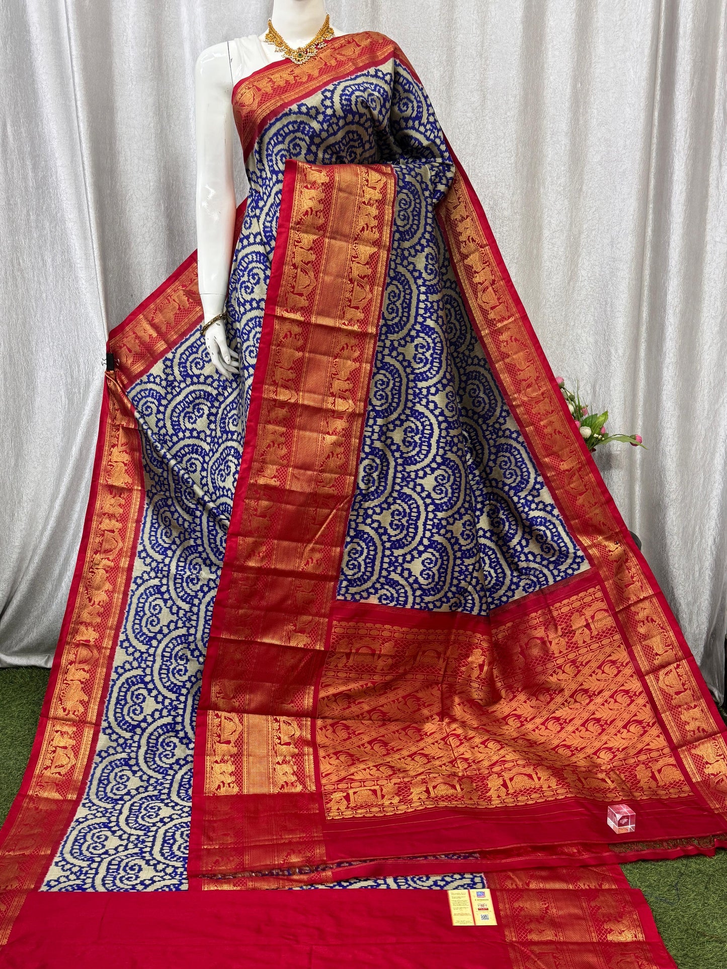 Pochampally Handloom Twill Ikkat Kanchi Boader Pure Silk Saree with Blouse | Double Warp | Silk Mark Certified