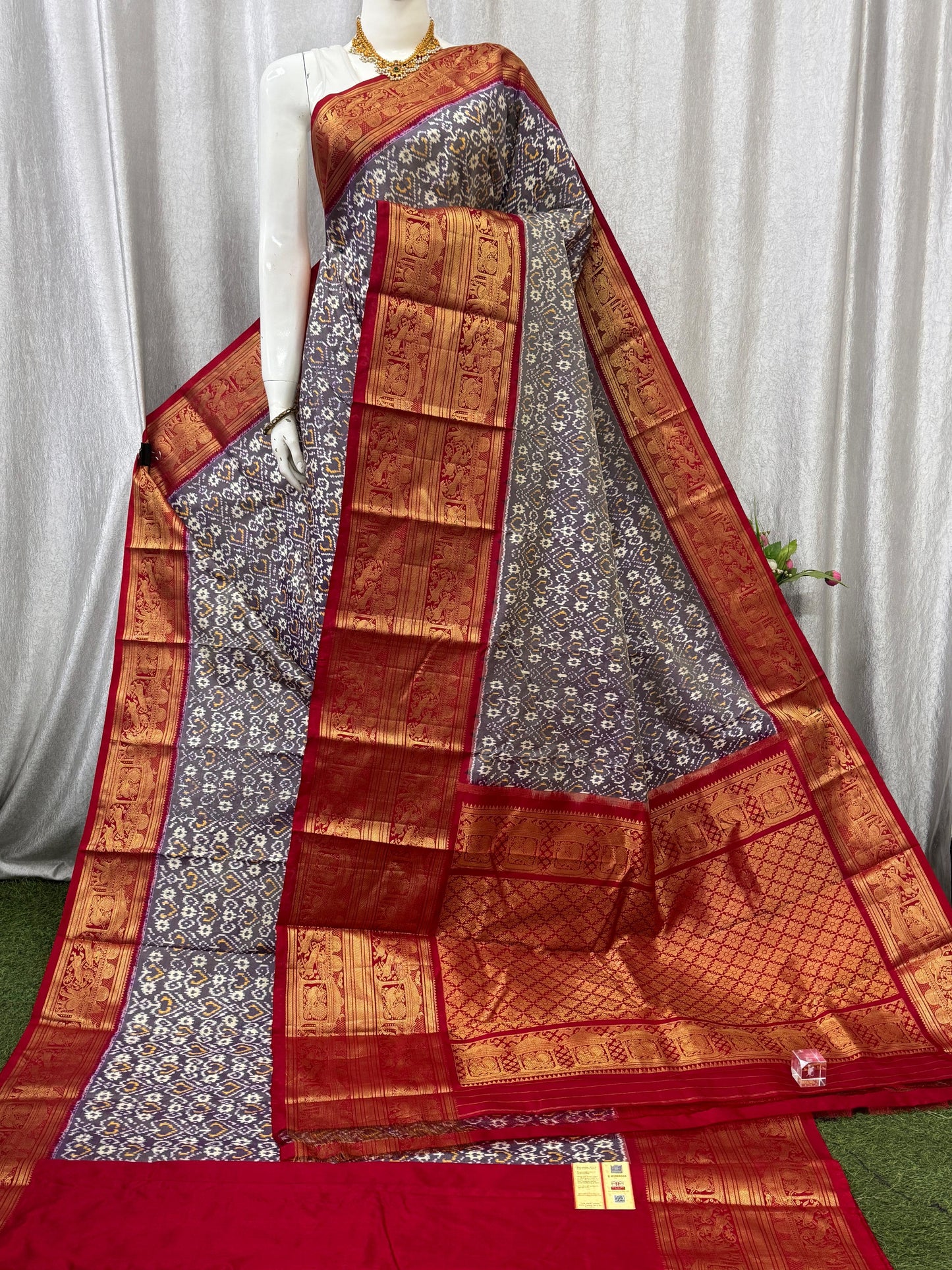 Pochampally Handloom Twill Ikkat Kanchi Boader Pure Silk Saree with Blouse | Double Warp | Silk Mark Certified