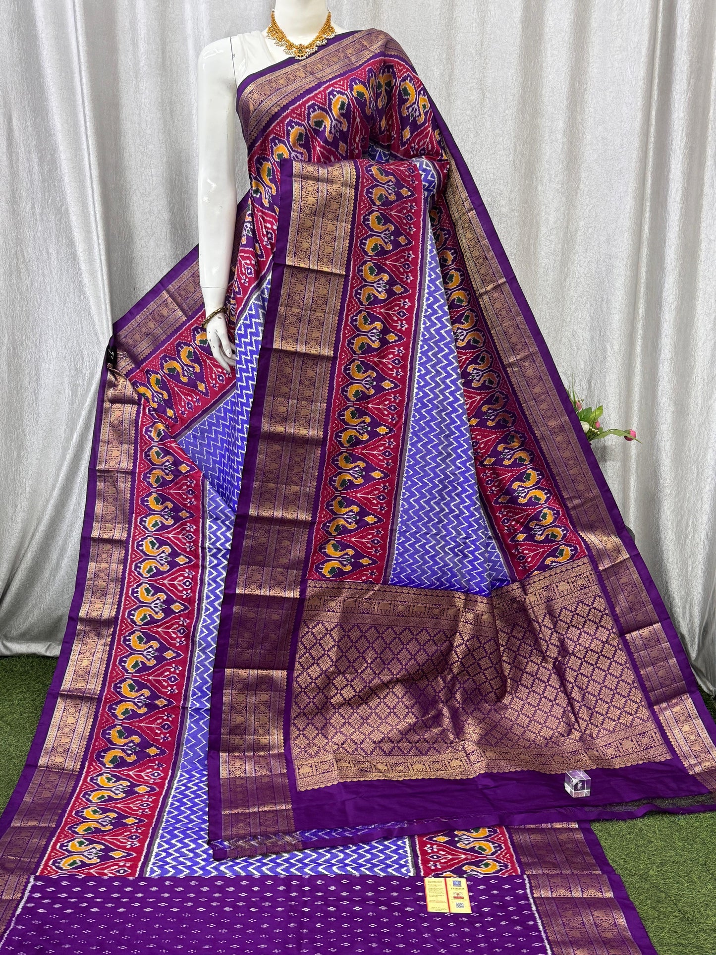 Pochampally Handloom Twill Ikkat Kanchi Boader Pure Silk Saree with Blouse | Double Warp | Silk Mark Certified