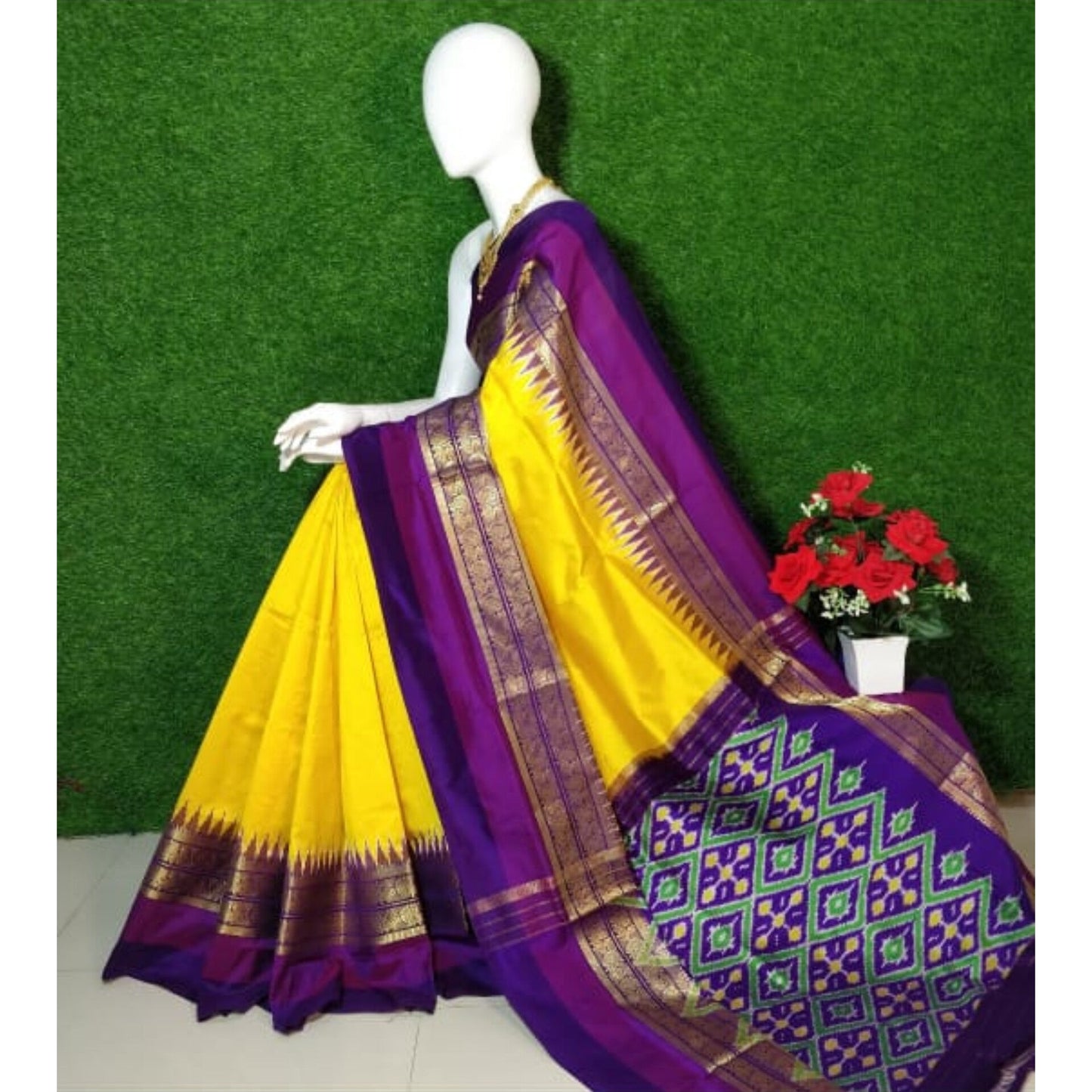 Ikkat Pochampally Handloom Pure Silk Saree with Kanchi Border – Ikat Pallu & Blouse | Double Warp | Silk Mark Certified