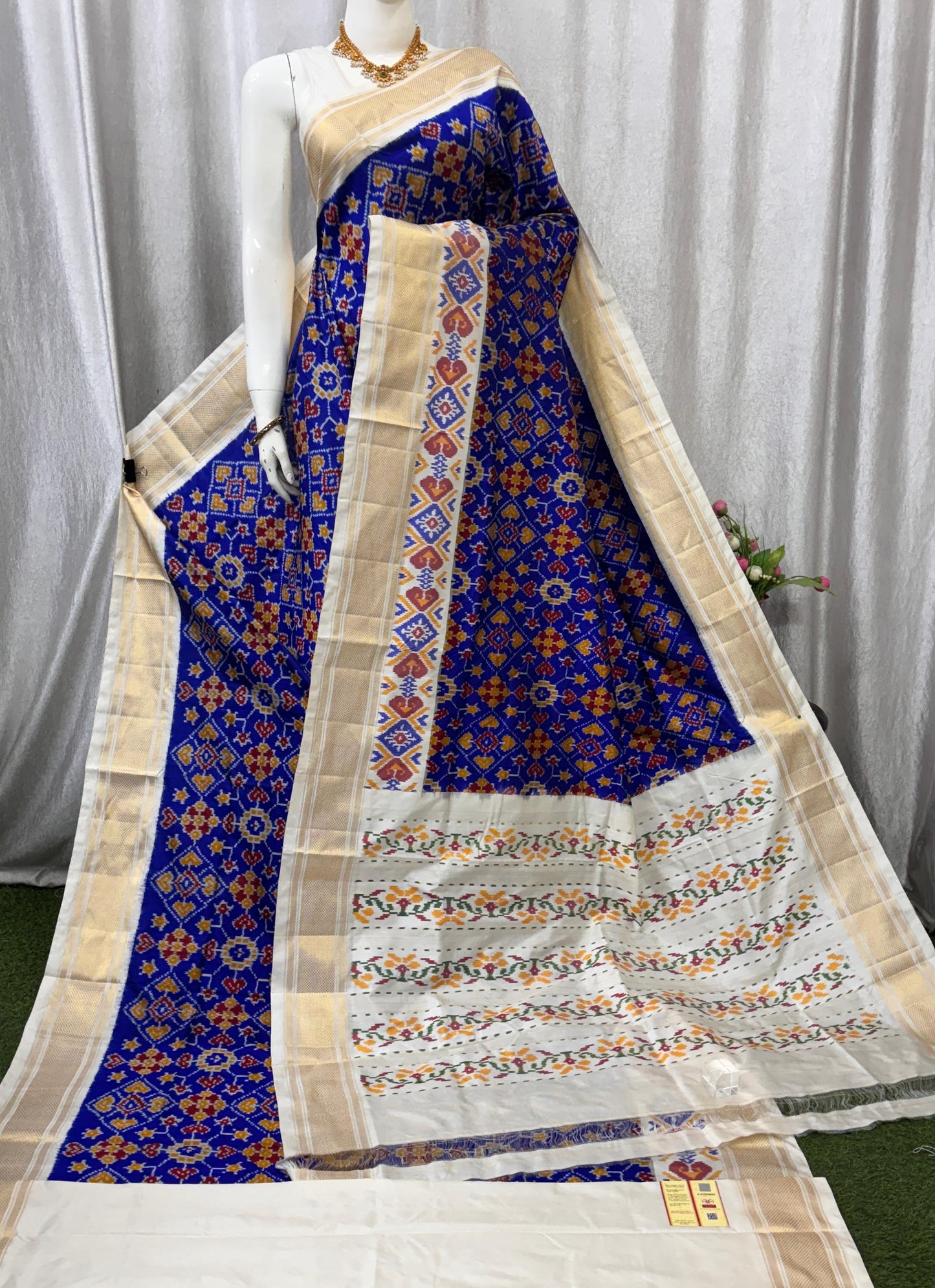 Ikkat Pochampally Handloom Pure Silk Saree with Blouse | Double Warp | Silk Mark Certified | PS2008