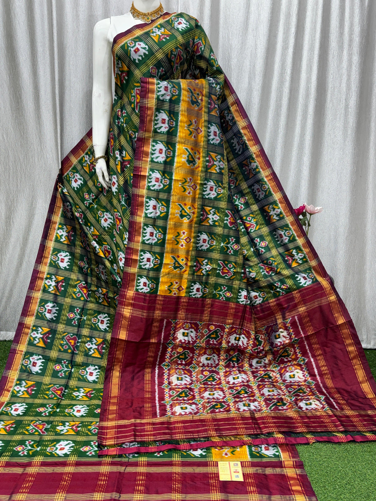 Ikkat Pochampally Handloom Jeri Checks Pure Silk Saree with Blouse | Double Warp | Silk Mark Certified