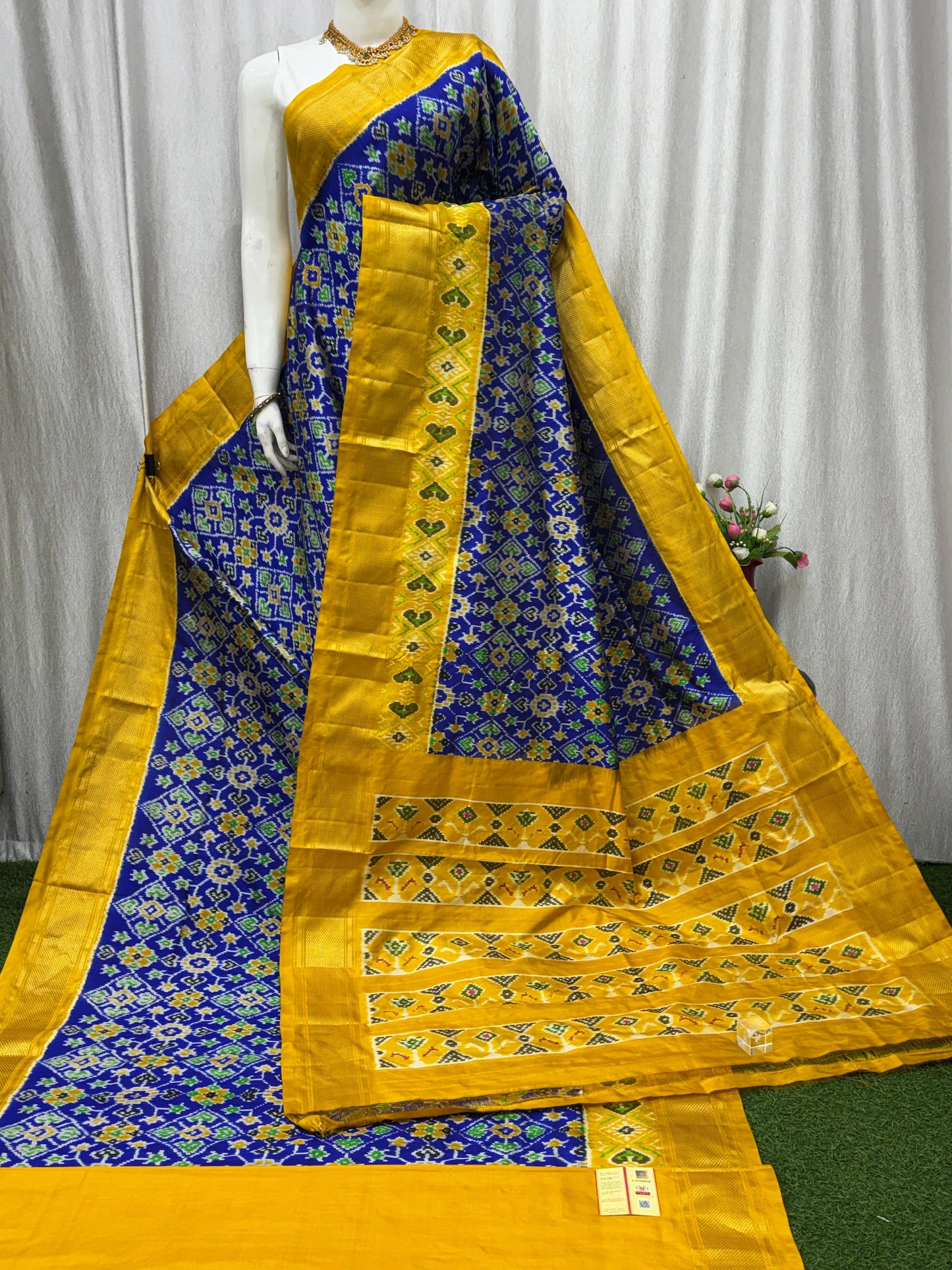 Ikkat Pochampally Handloom Pure Silk Saree with Blouse | Double Warp | Silk Mark Certified | PS2006