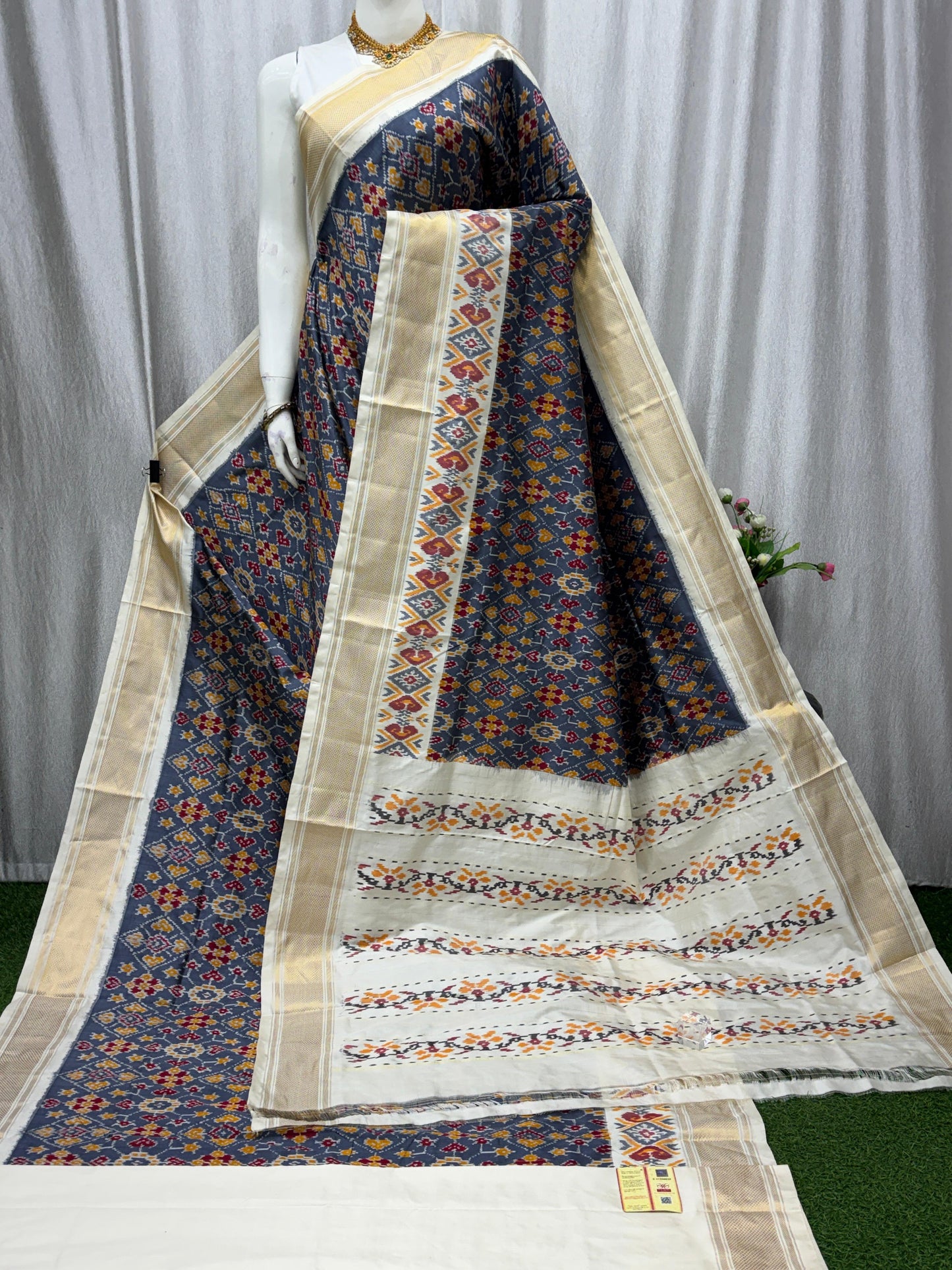 Ikkat Pochampally Handloom Pure Silk Saree with Blouse | Double Warp | Silk Mark Certified | PS2009