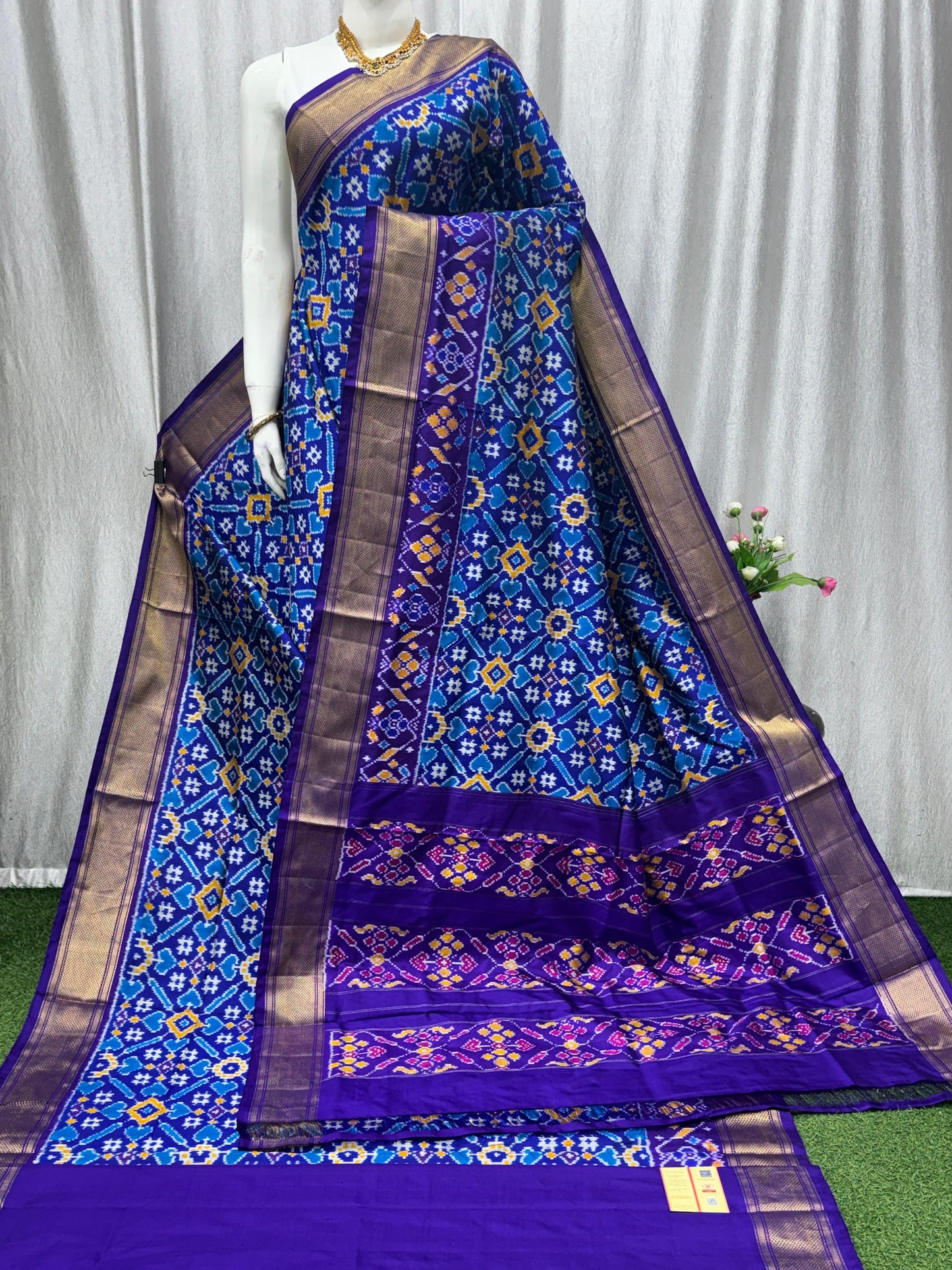 Ikkat Pochampally Handloom Pure Silk Saree with Blouse | Double Warp | Silk Mark Certified | PS2023
