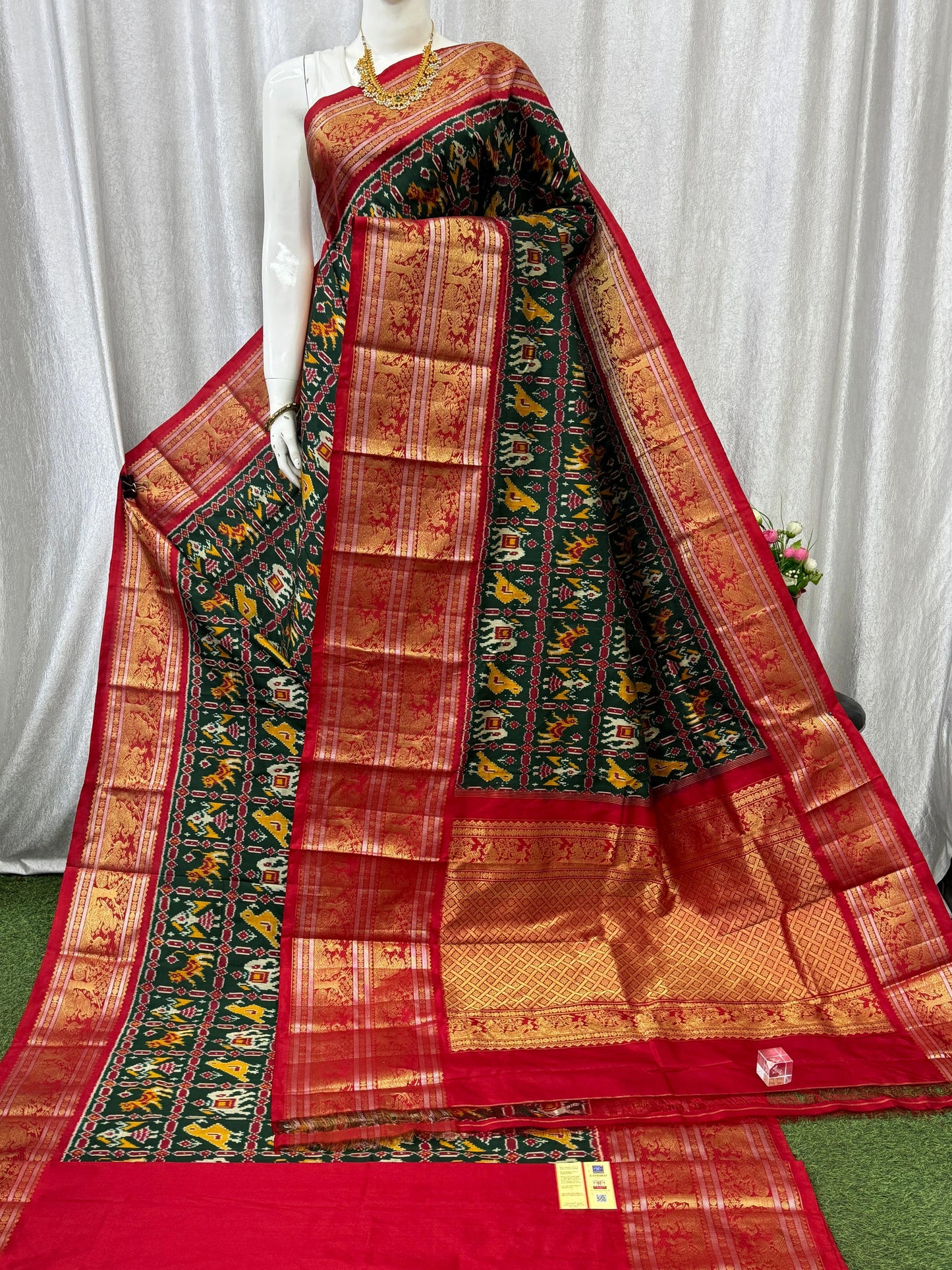 Pochampally Handloom Twill Ikkat Kanchi Boader Pure Silk Saree with Blouse | Double Warp | Silk Mark Certified