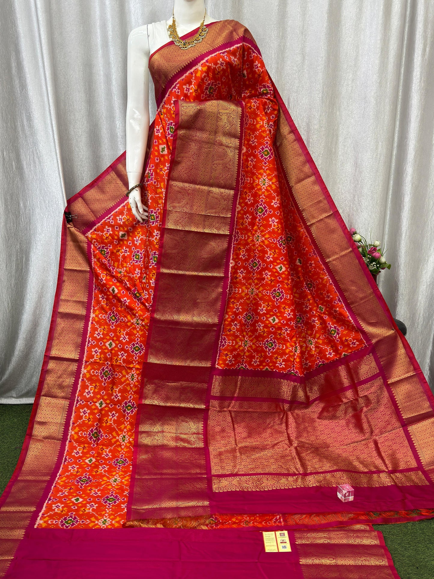 Pochampally Handloom Twill Ikkat Kanchi Boader Pure Silk Saree with Blouse | Double Warp | Silk Mark Certified