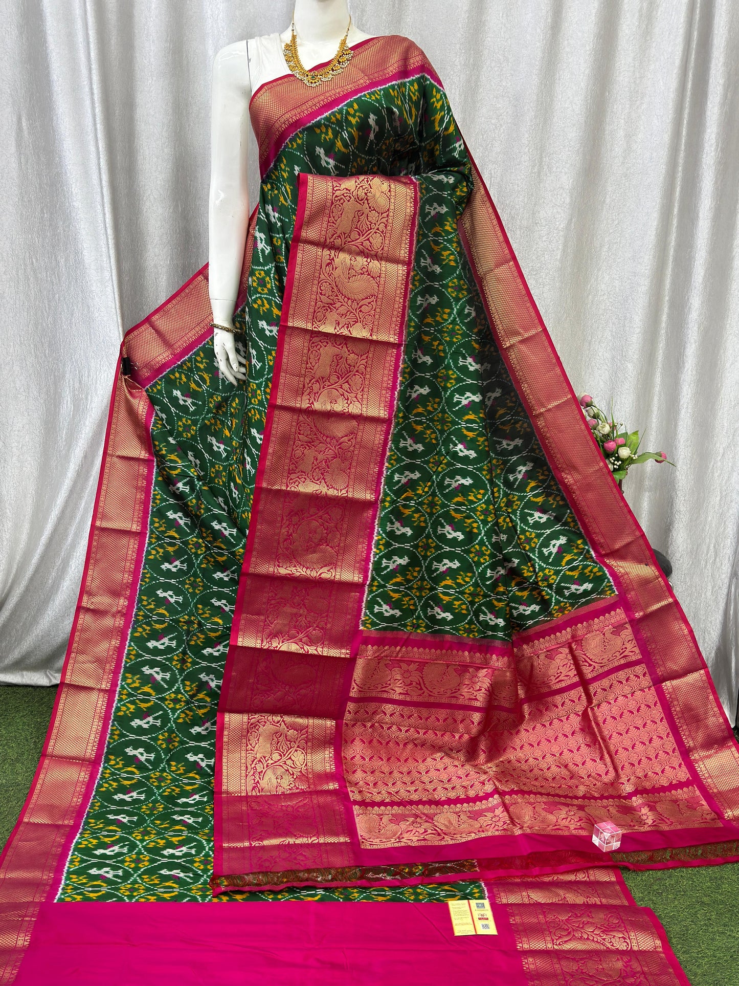 Pochampally Handloom Twill Ikkat Kanchi Boader Pure Silk Saree with Blouse | Double Warp | Silk Mark Certified