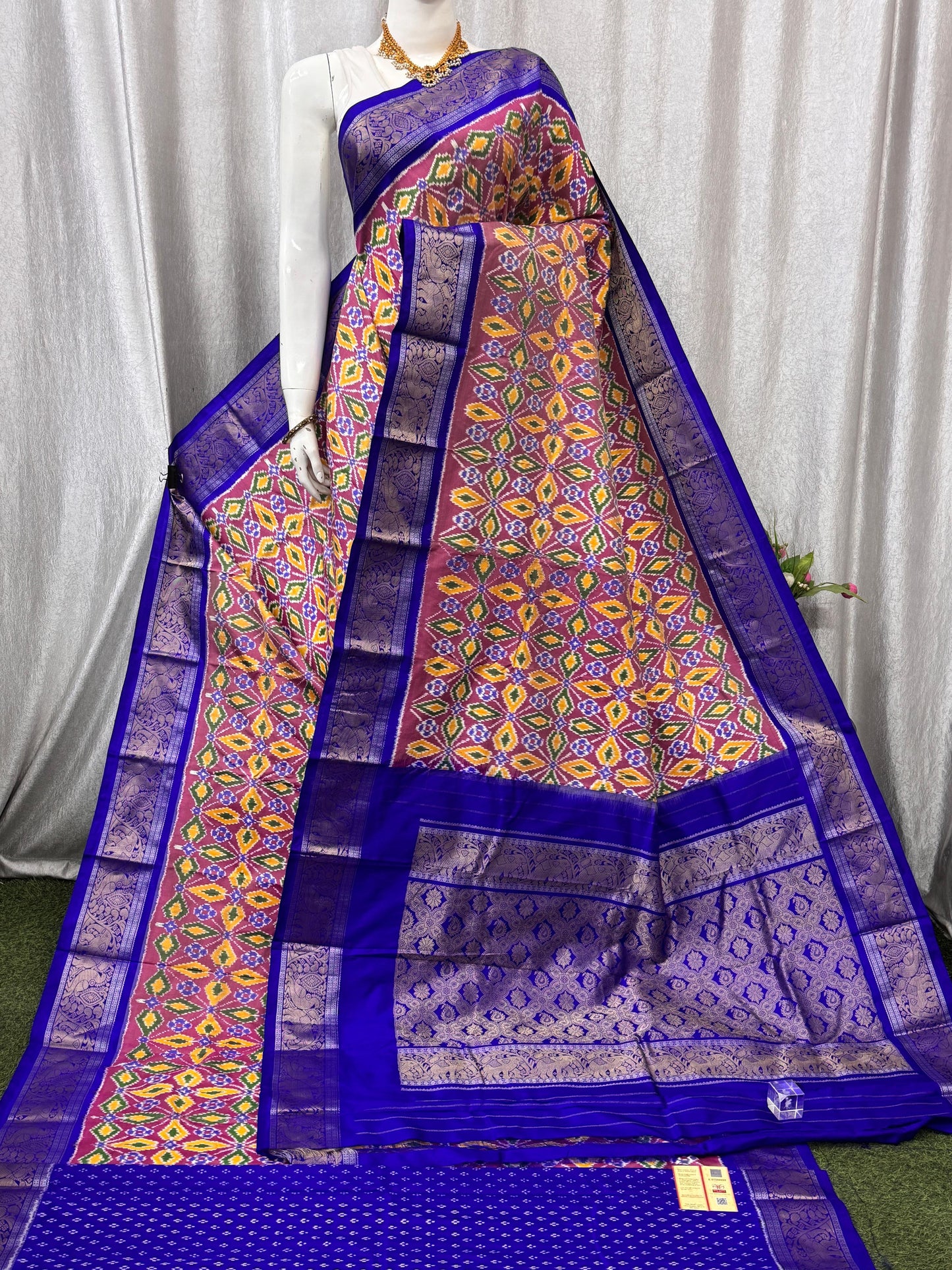 Pochampally Handloom Twill Ikkat Kanchi Boader Pure Silk Saree with Blouse | Double Warp | Silk Mark Certified