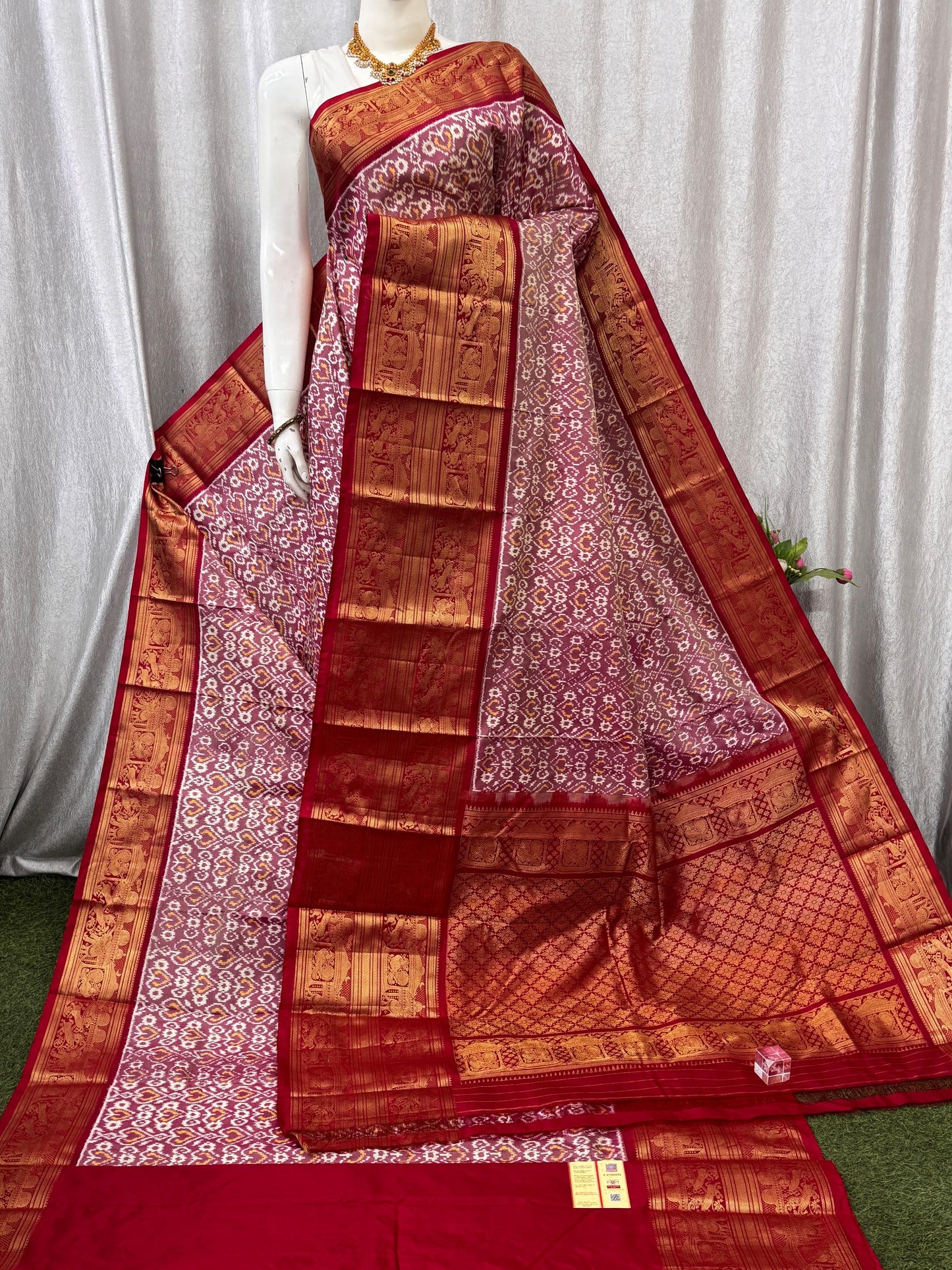 Pochampally Handloom Twill Ikkat Kanchi Boader Pure Silk Saree with Blouse | Double Warp | Silk Mark Certified