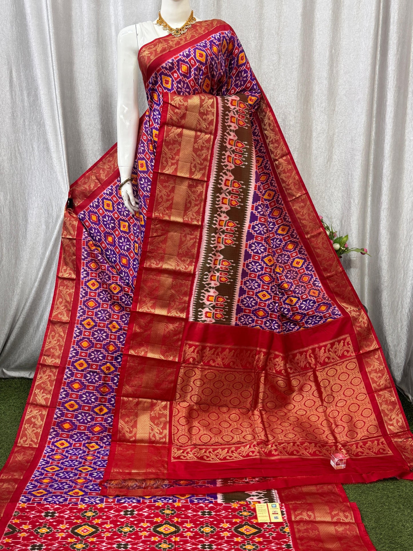 Pochampally Handloom Twill Ikkat Kanchi Boader Pure Silk Saree with Blouse | Double Warp | Silk Mark Certified