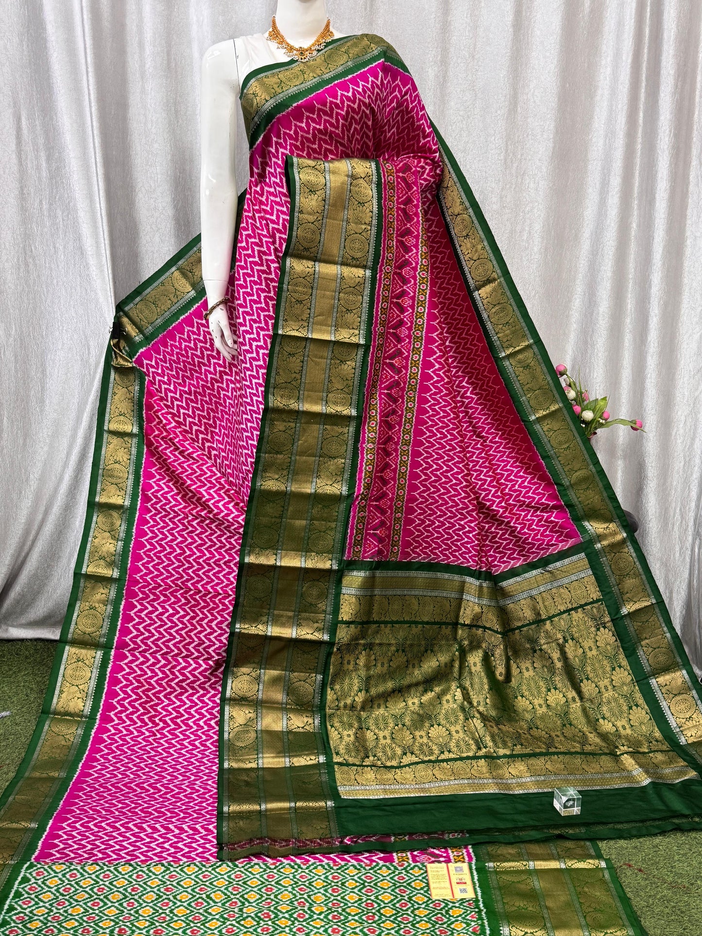 Pochampally Handloom Twill Ikkat Kanchi Boader Pure Silk Saree with Blouse | Double Warp | Silk Mark Certified
