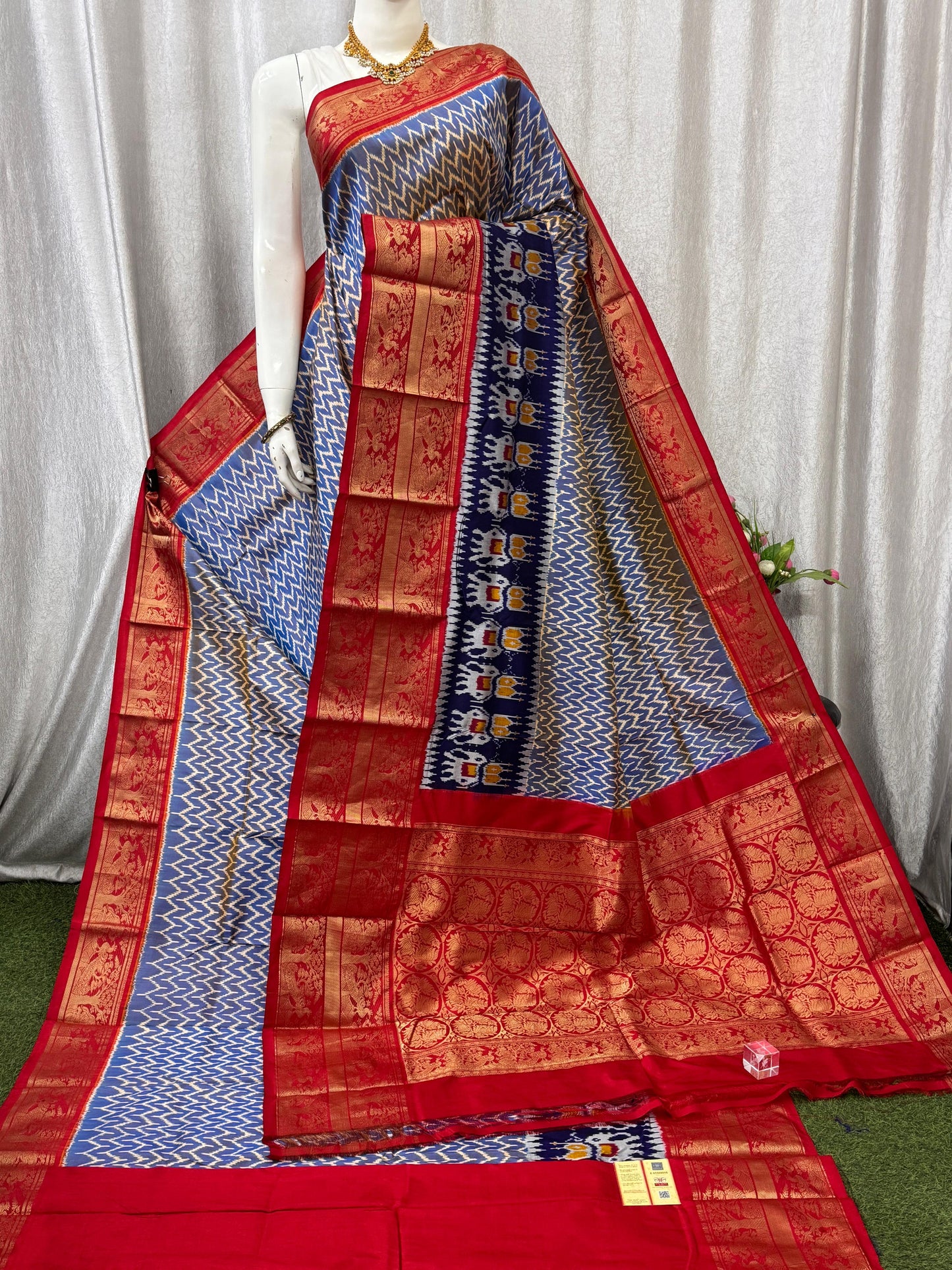 Pochampally Handloom Twill Ikkat Kanchi Boader Pure Silk Saree with Blouse | Double Warp | Silk Mark Certified