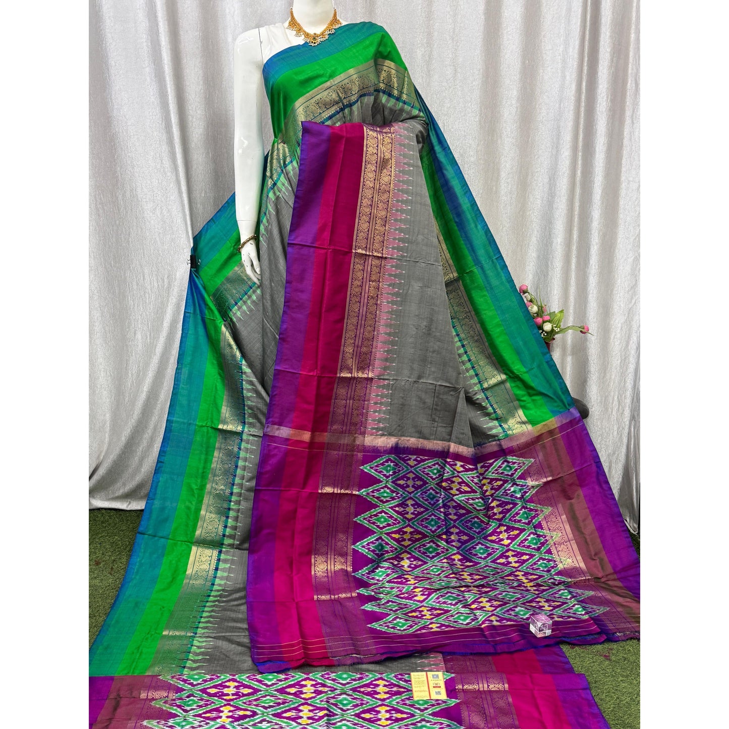 Ikkat Pochampally Handloom Pure Silk Saree with Blouse | Double Warp | Silk Mark Certified