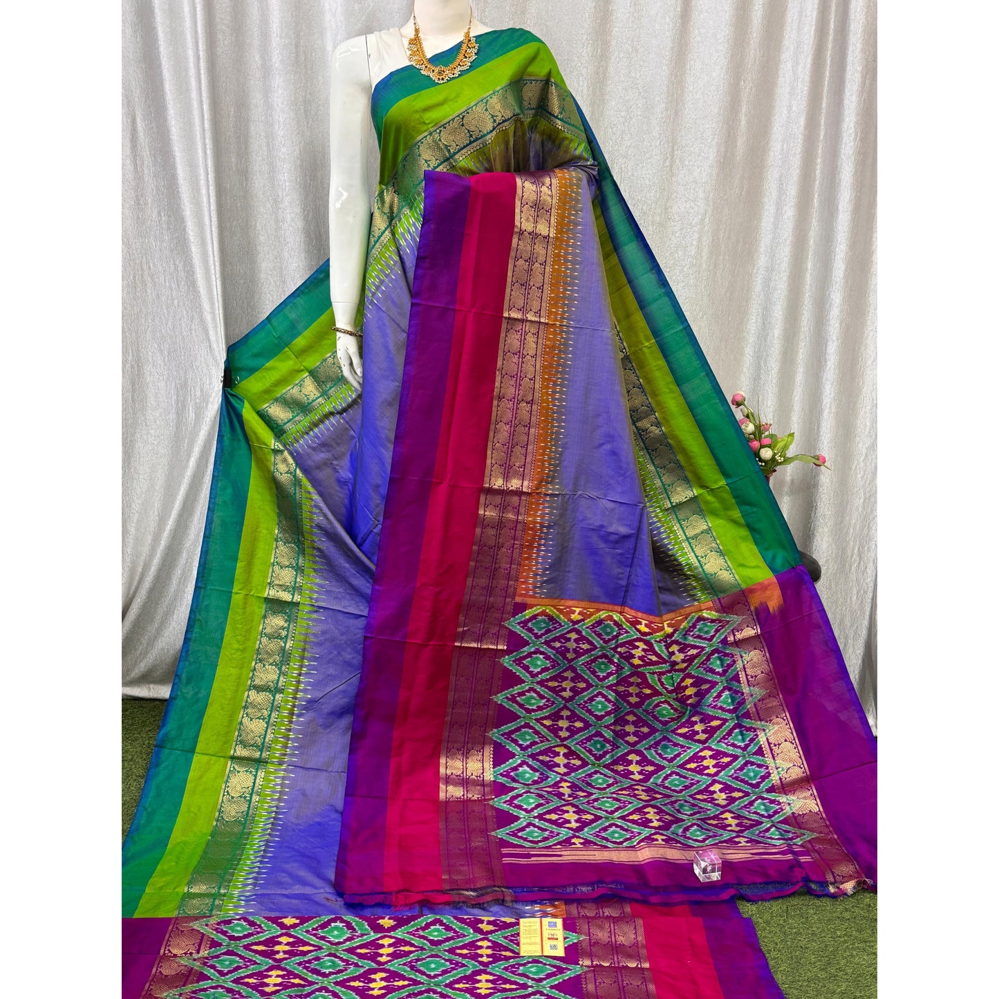 Ikkat Pochampally Handloom Pure Silk Saree with Blouse | Double Warp | Silk Mark Certified