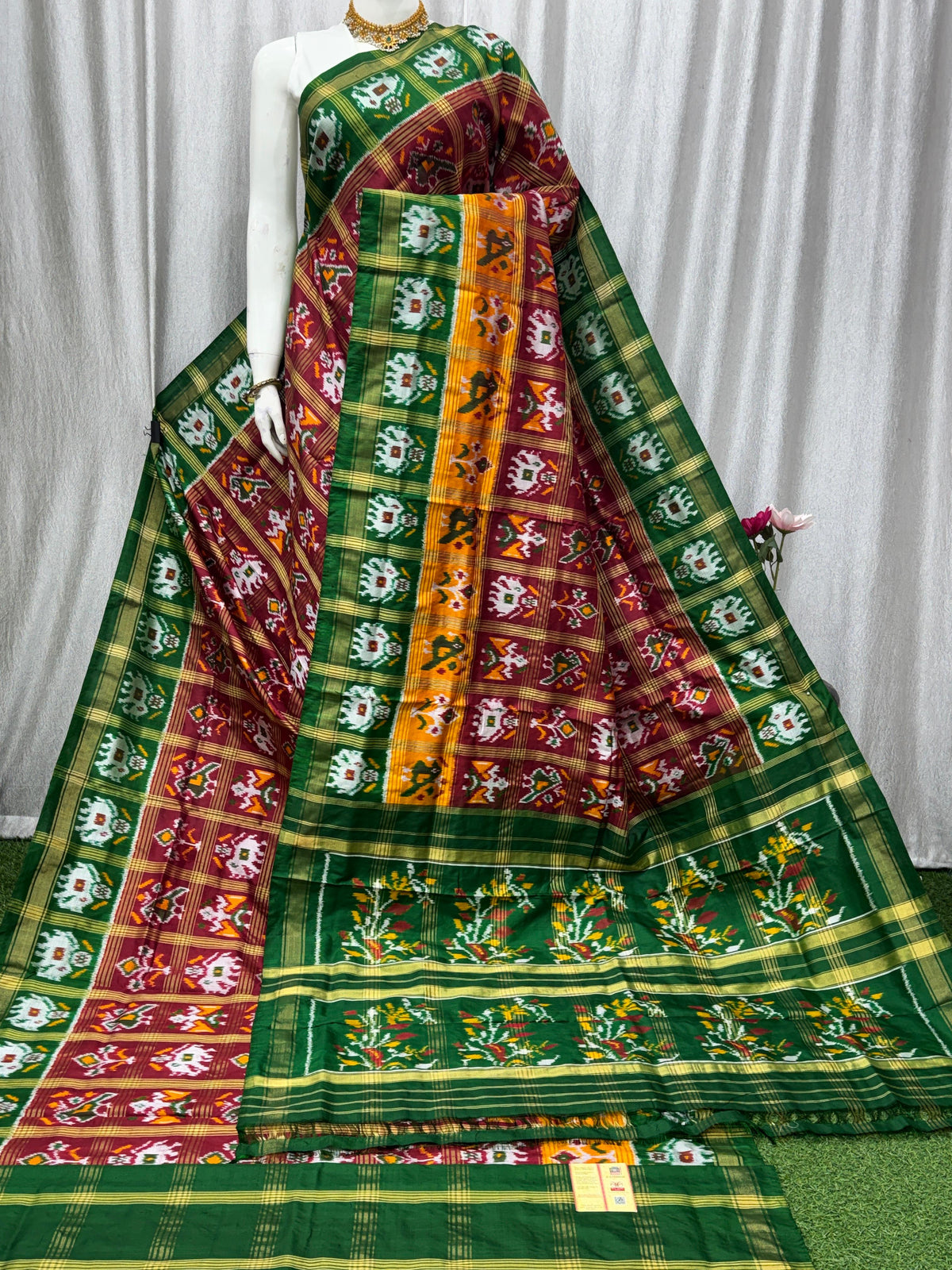 Ikkat Pochampally Handloom Jeri Checks Pure Silk Saree with Blouse | Double Warp | Silk Mark Certified