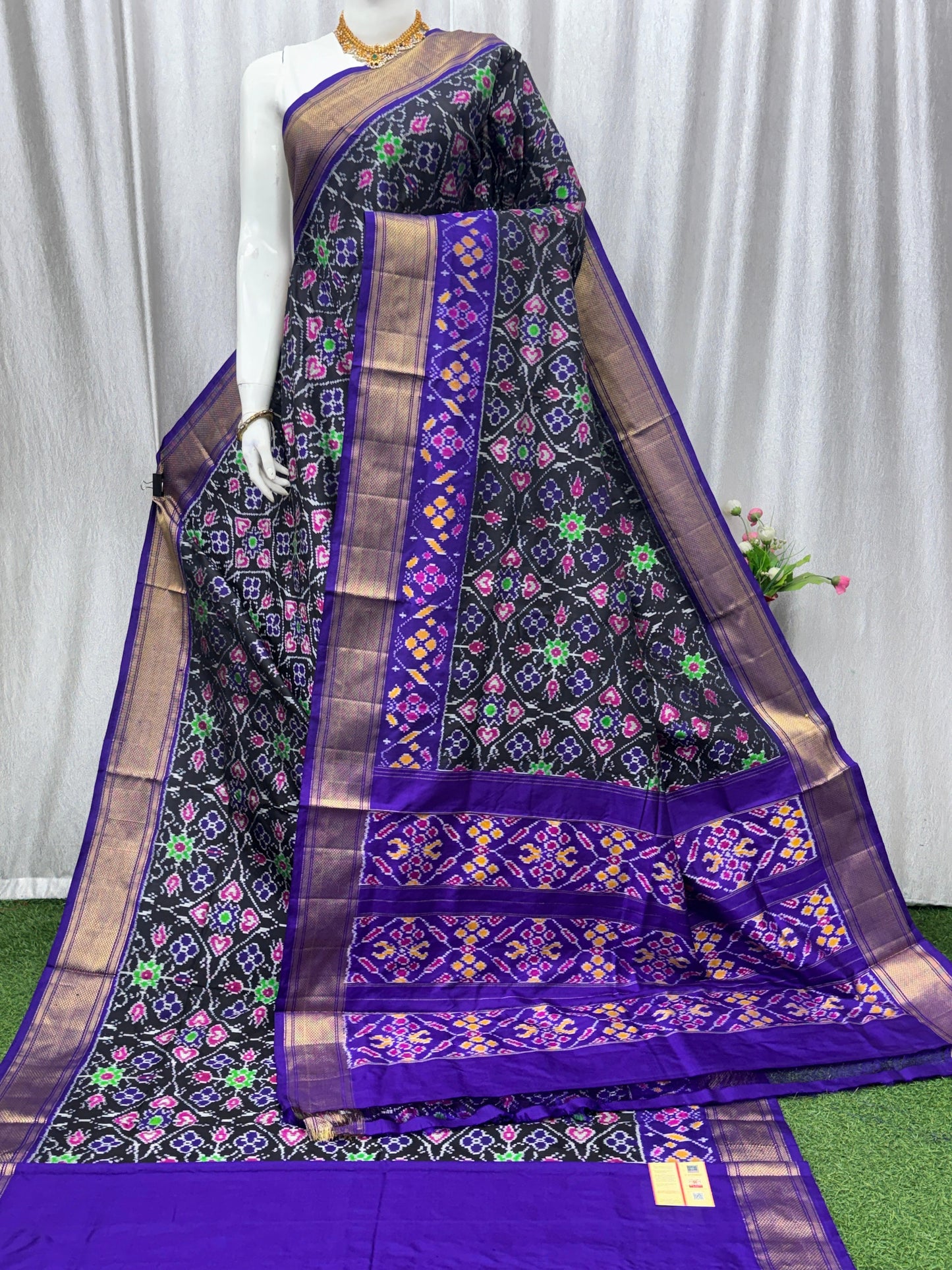 Ikkat Pochampally Handloom Pure Silk Saree with Blouse | Double Warp | Silk Mark Certified | PS2014