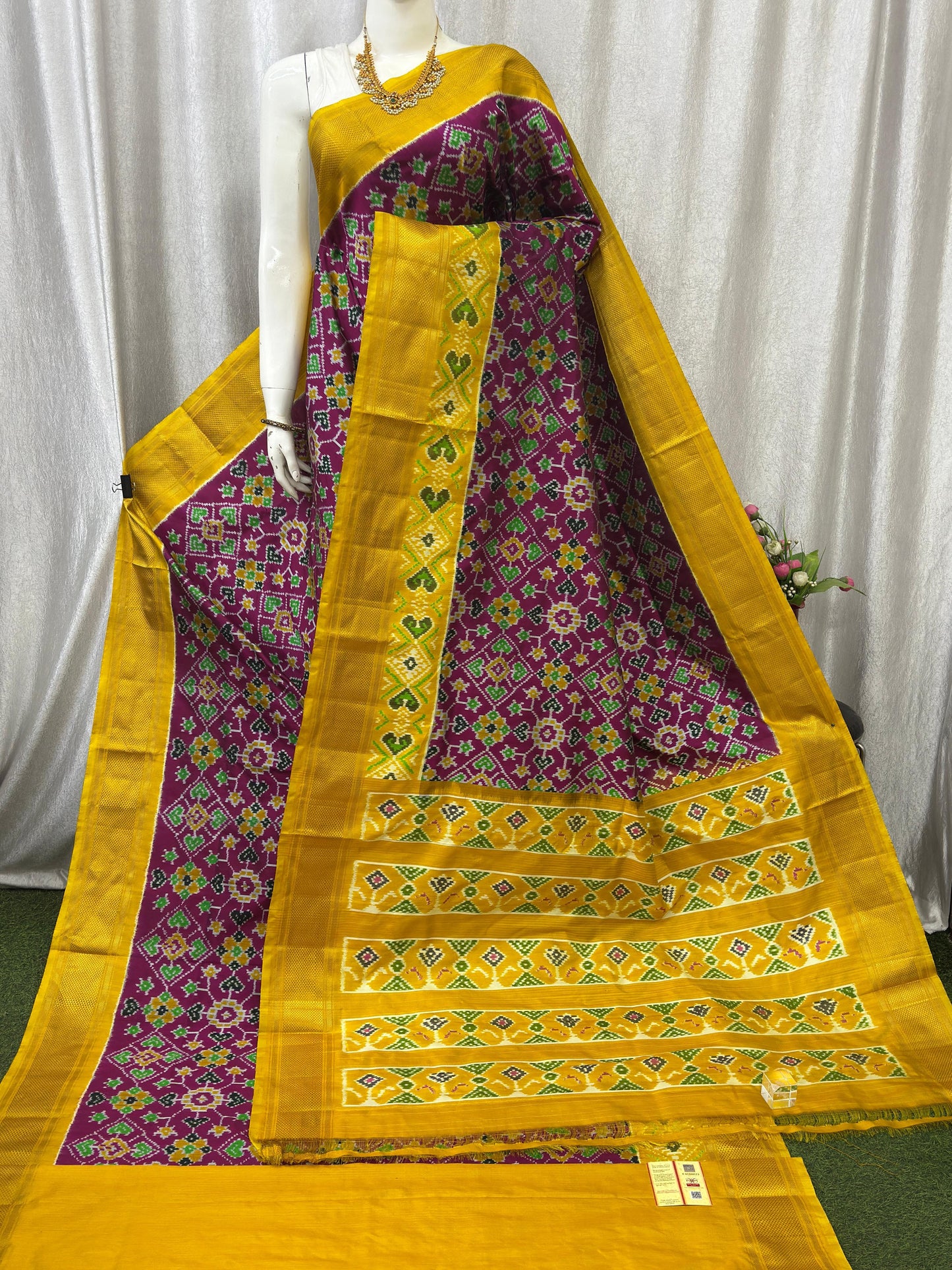 Ikkat Pochampally Handloom Pure Silk Saree with Blouse | Double Warp | Silk Mark Certified | PS2017