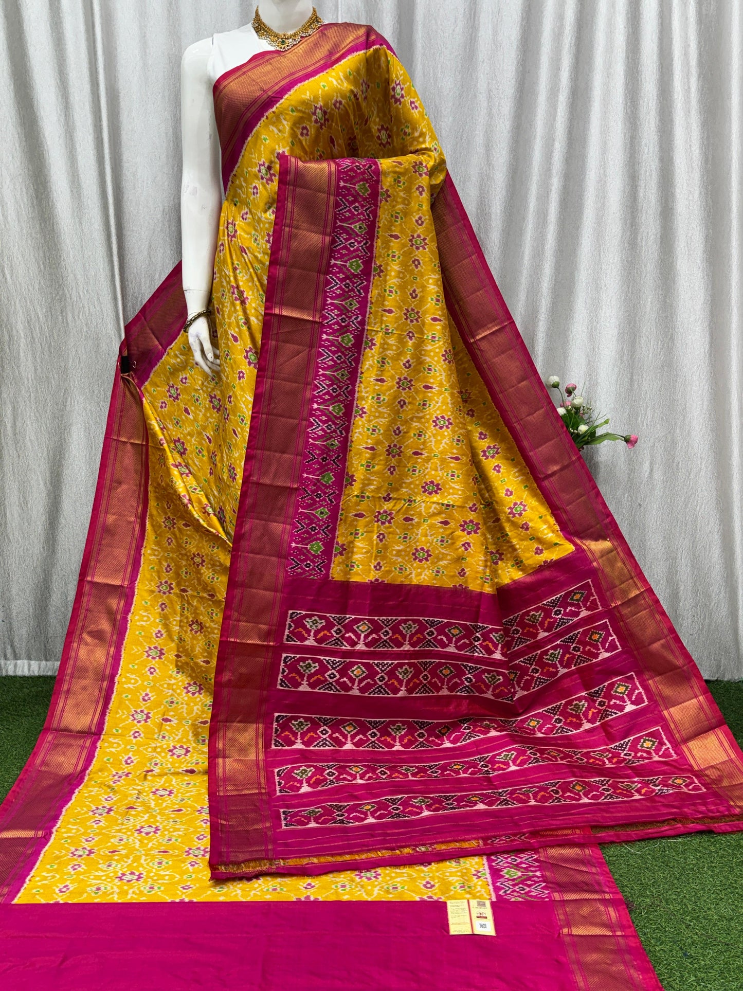Ikkat Pochampally Handloom Pure Silk Saree with Blouse | Double Warp | Silk Mark Certified | PS2015