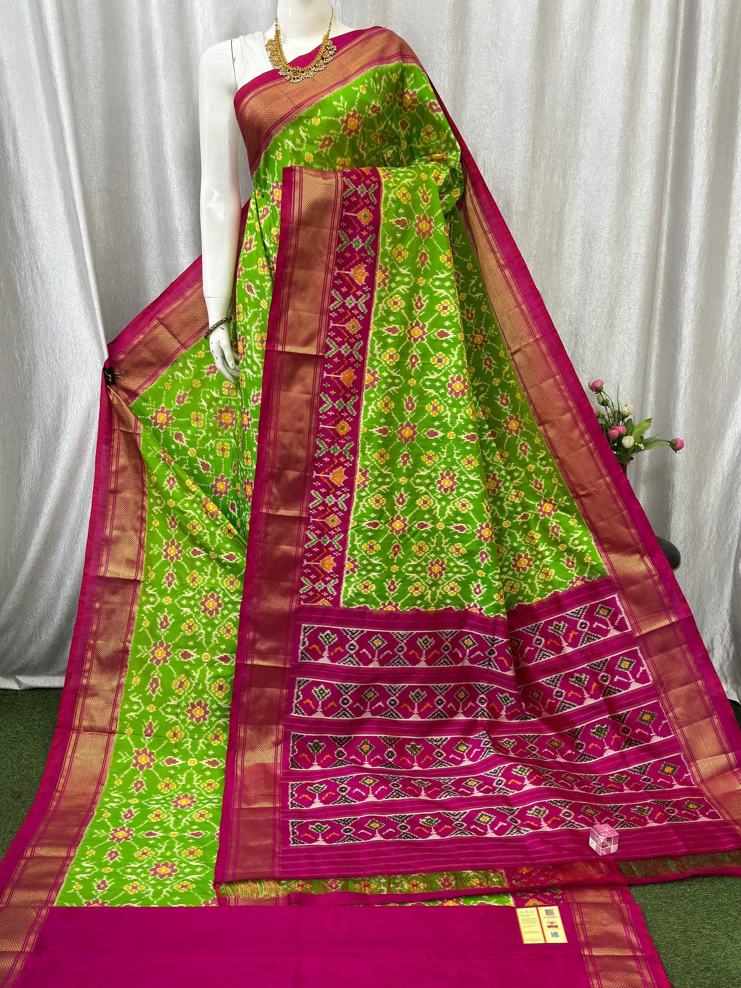 Ikkat Pochampally Handloom Pure Silk Saree with Blouse | Double Warp | Silk Mark Certified | PS2018