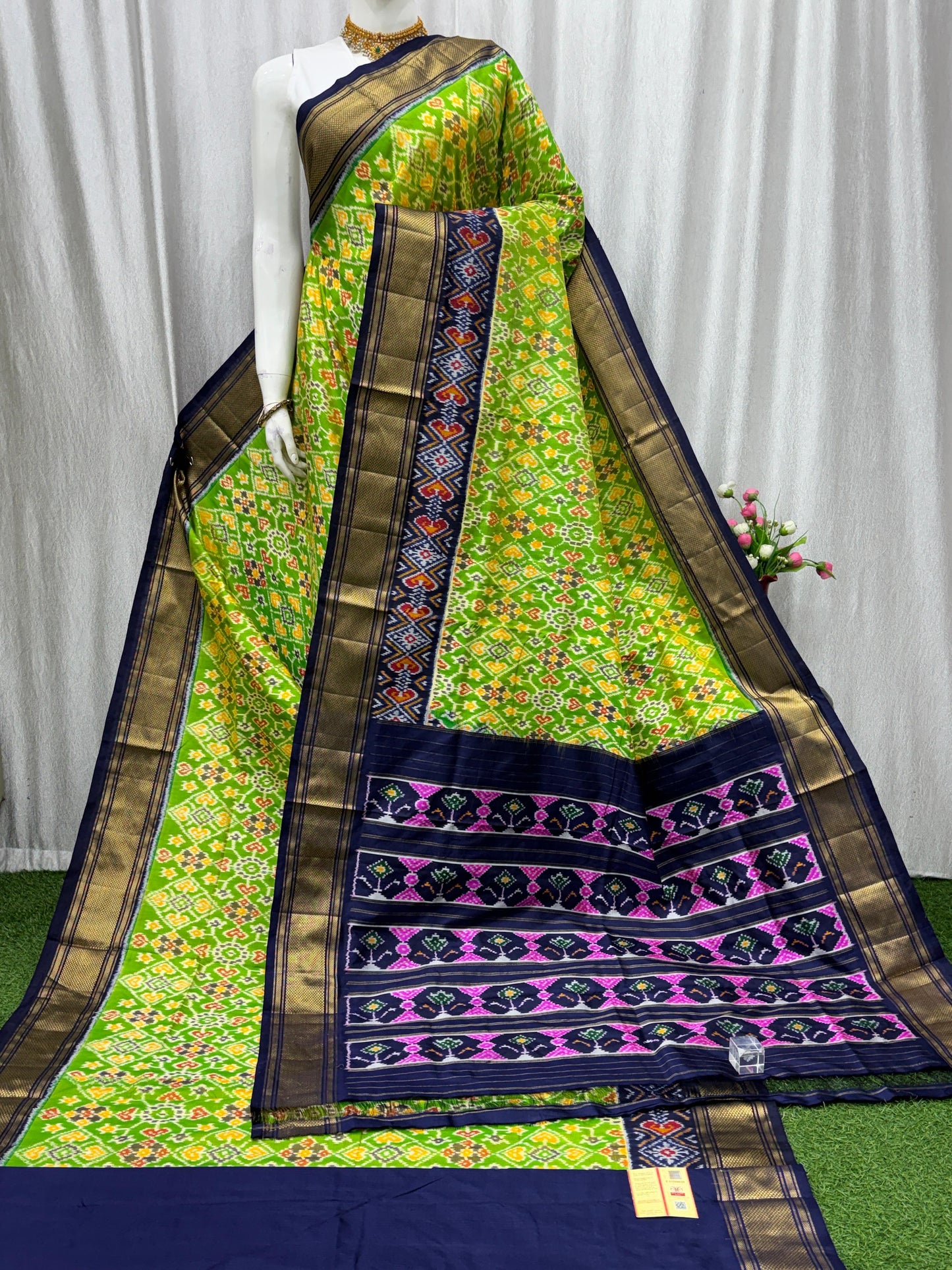 Ikkat Pochampally Handloom Pure Silk Saree with Blouse | Double Warp | Silk Mark Certified | PS2024